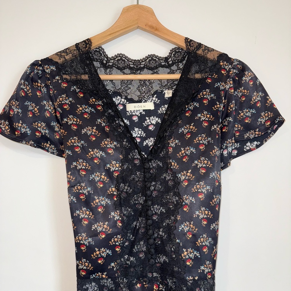 DÔEN Ivy Dress in Delphinium Floral - Picture 6 of 8
